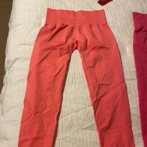 Brand new NVGTN leggings - coral